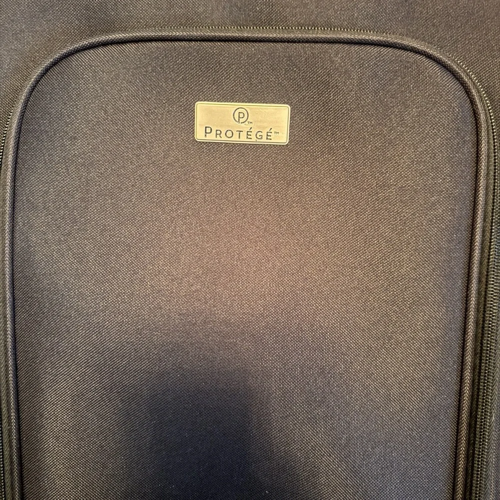 Protege 3 piece suitcase